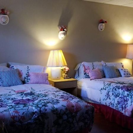 Pittsfield Motor Inn Extérieur photo