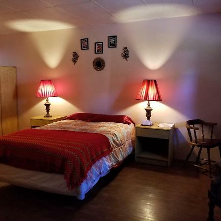 Pittsfield Motor Inn Extérieur photo
