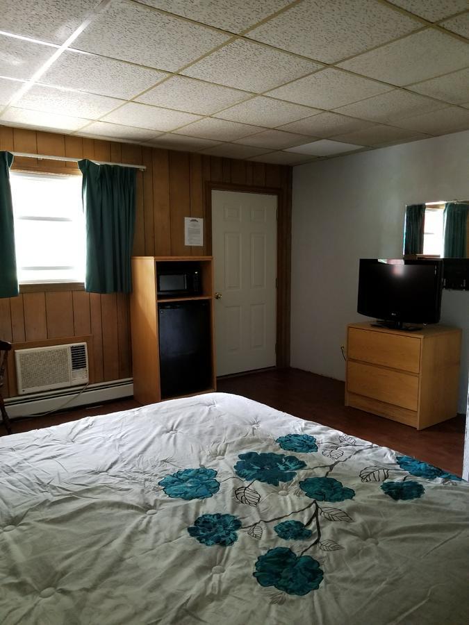 Pittsfield Motor Inn Extérieur photo