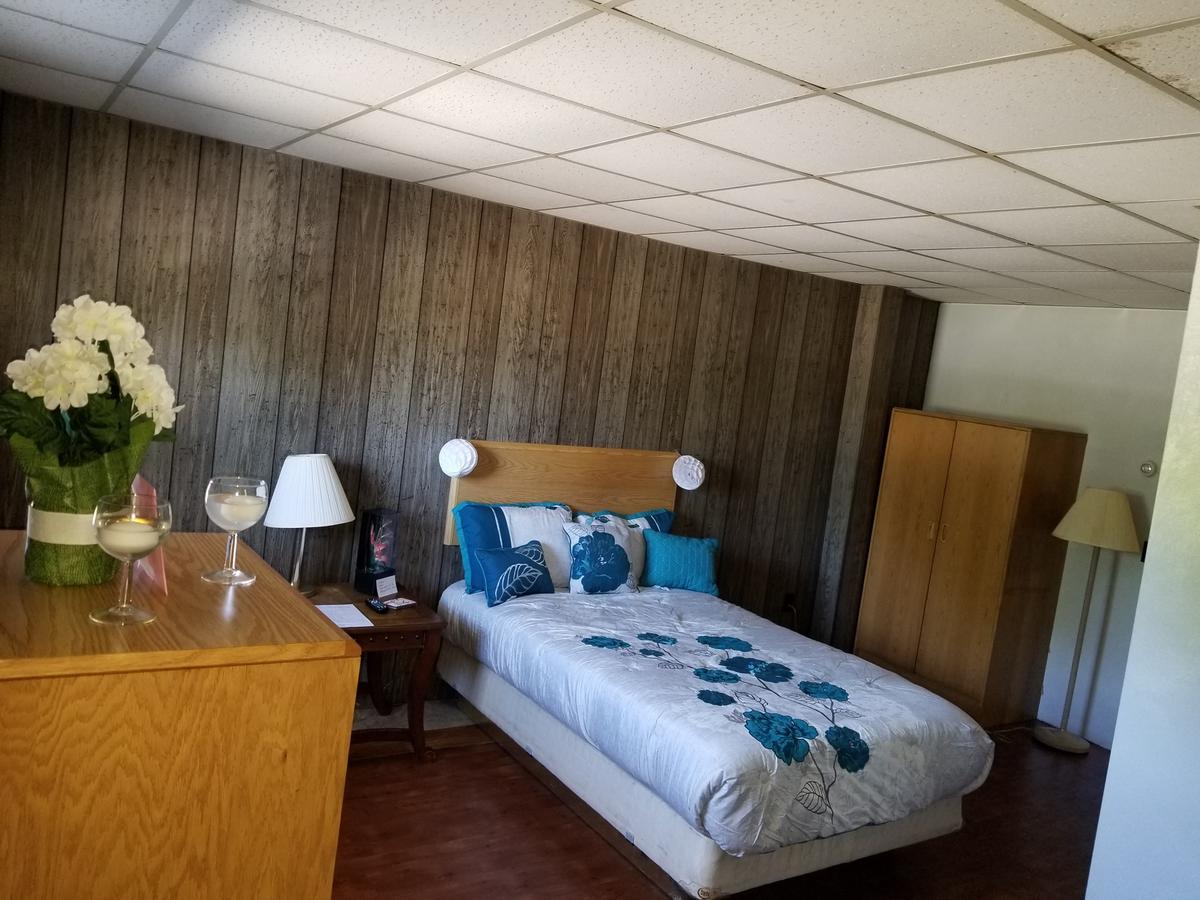 Pittsfield Motor Inn Extérieur photo