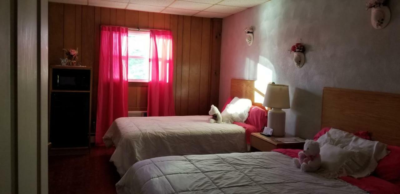 Pittsfield Motor Inn Extérieur photo