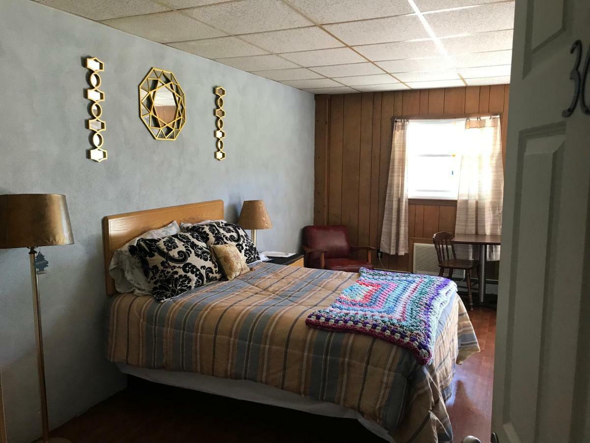 Pittsfield Motor Inn Extérieur photo